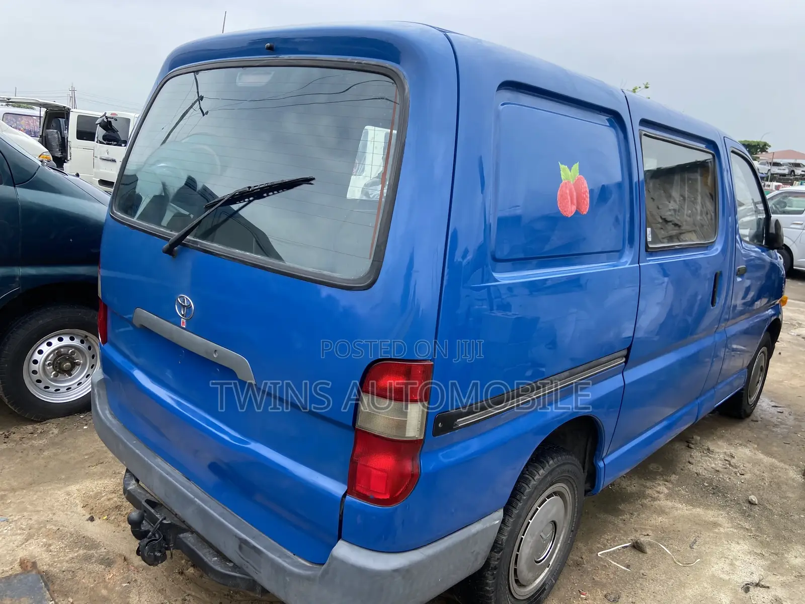 Toyota HiAce 2004 Blue
