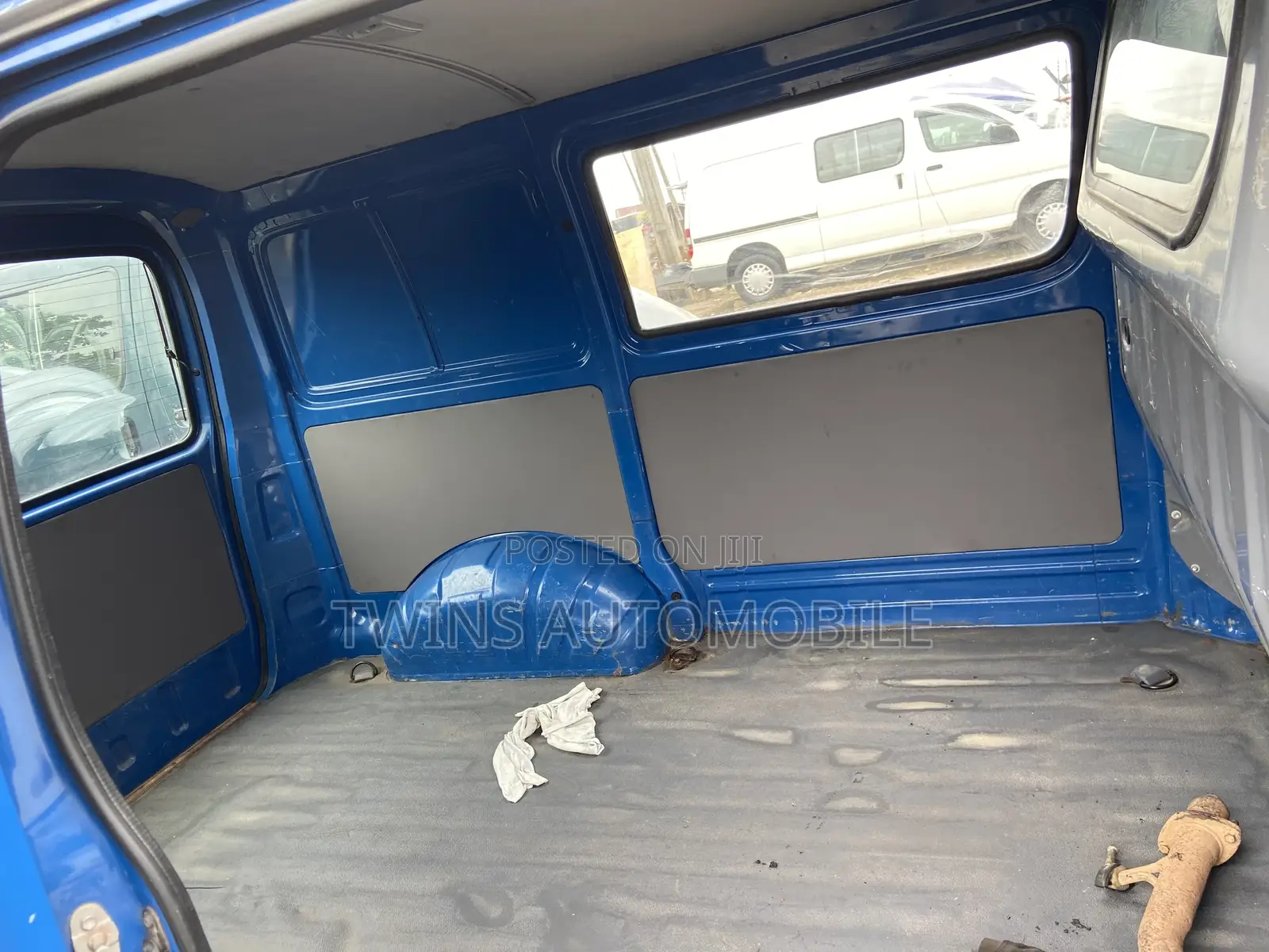 Toyota HiAce 2004 Blue