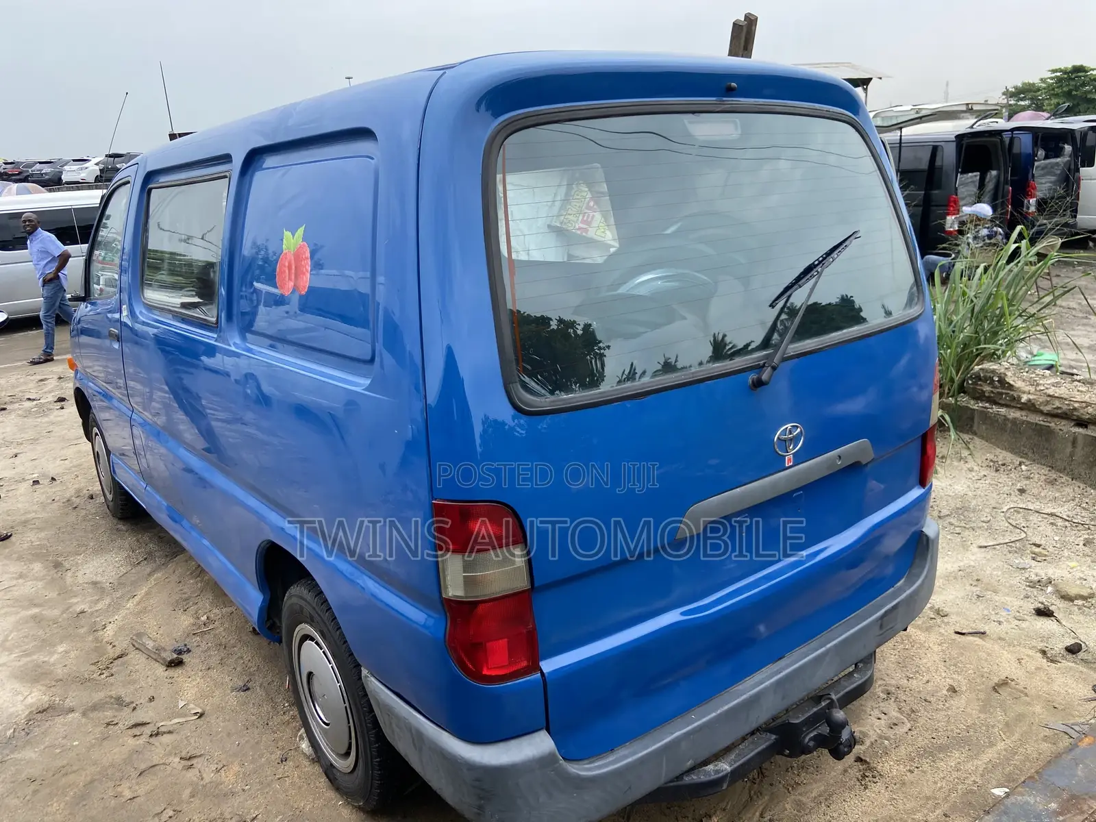 Toyota HiAce 2004 Blue