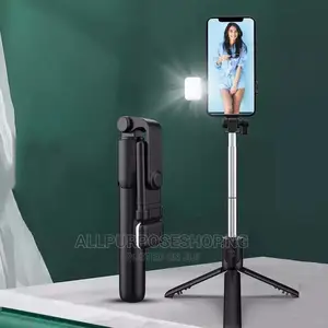 Bluetooth Selfie Stick With Light