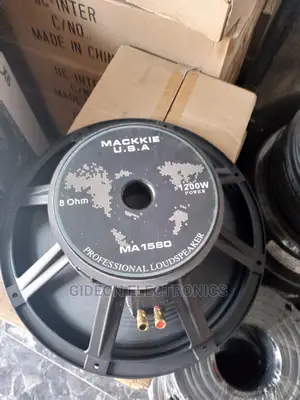 15" Mackiee 1200watts Speaker.