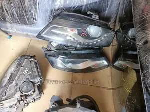 Complete Set of Head Lamp Audi A4 2010