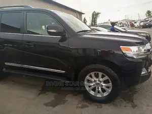 Toyota Land Cruiser 5.7 V8 VXR 2019 Black