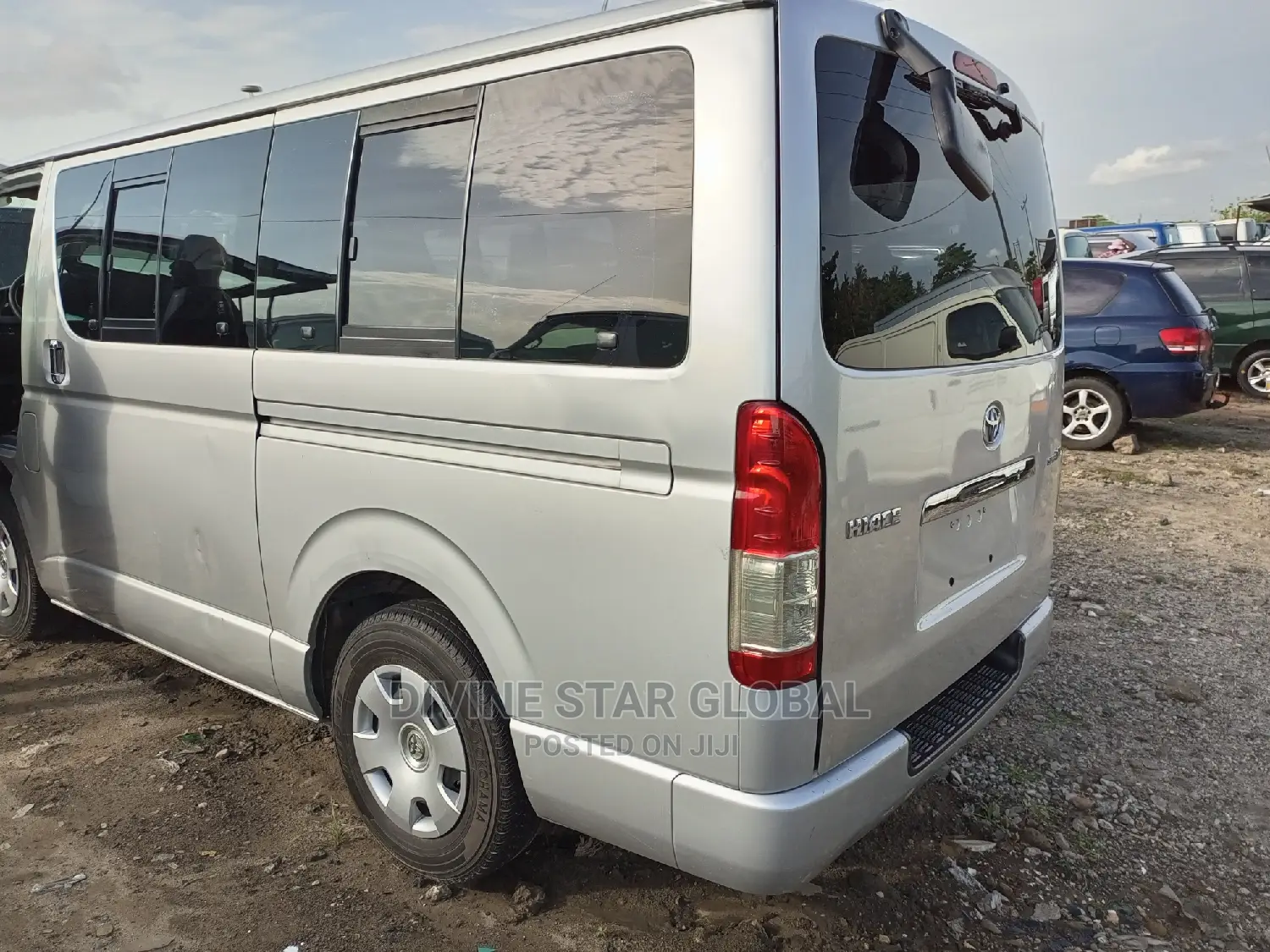 Toyota HiAce 2010 Silver