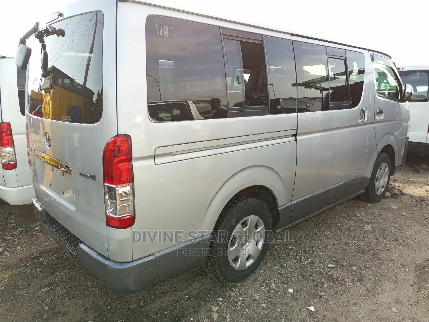 Toyota HiAce 2010 Silver
