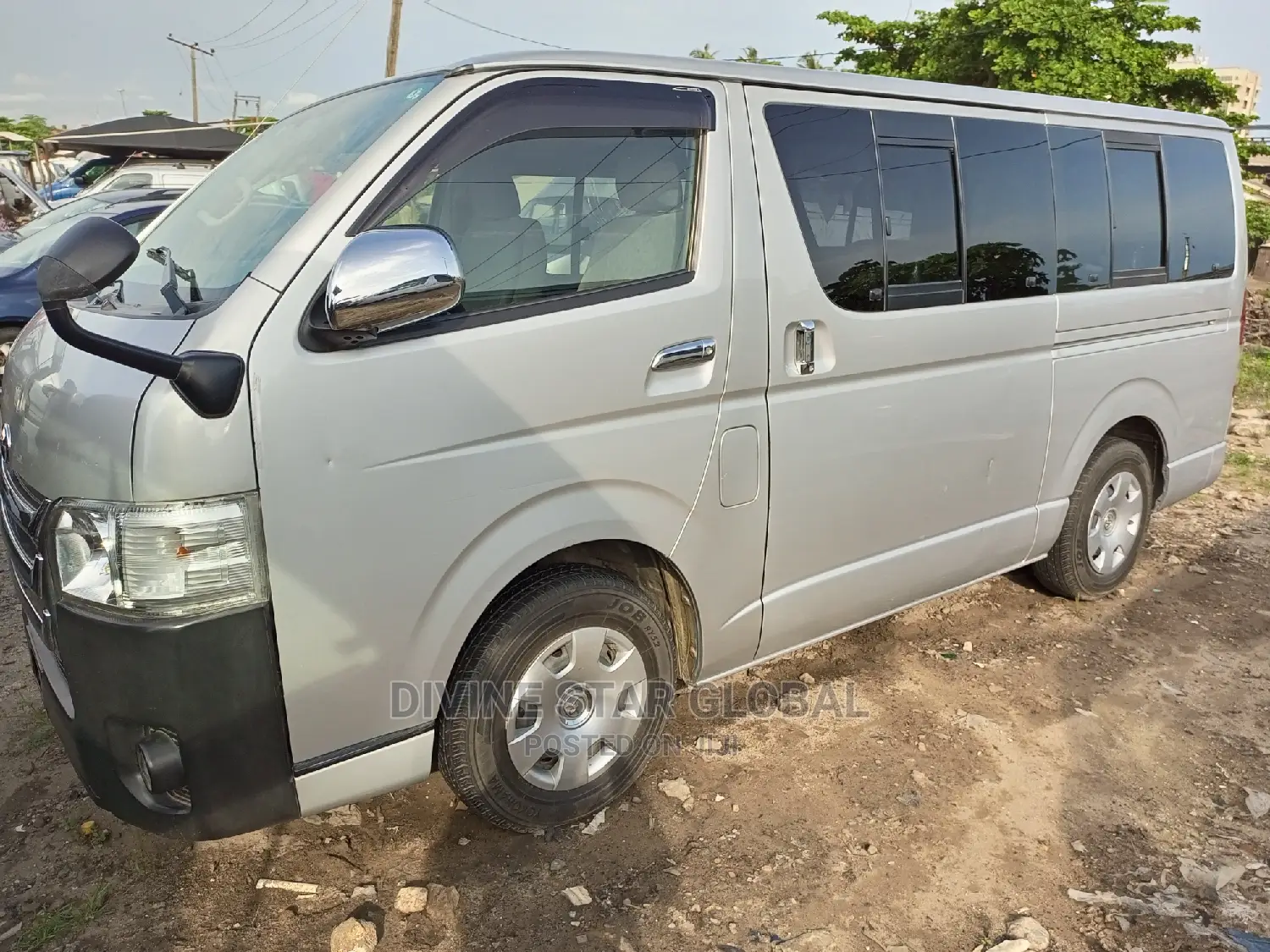 Toyota HiAce 2010 Silver