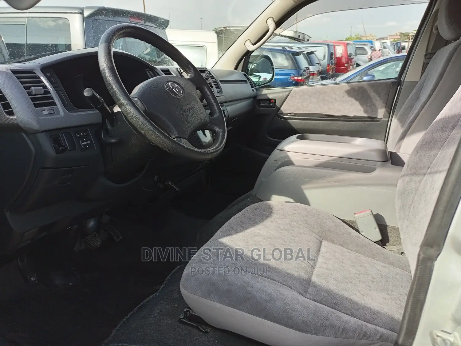 Toyota HiAce 2010 Silver
