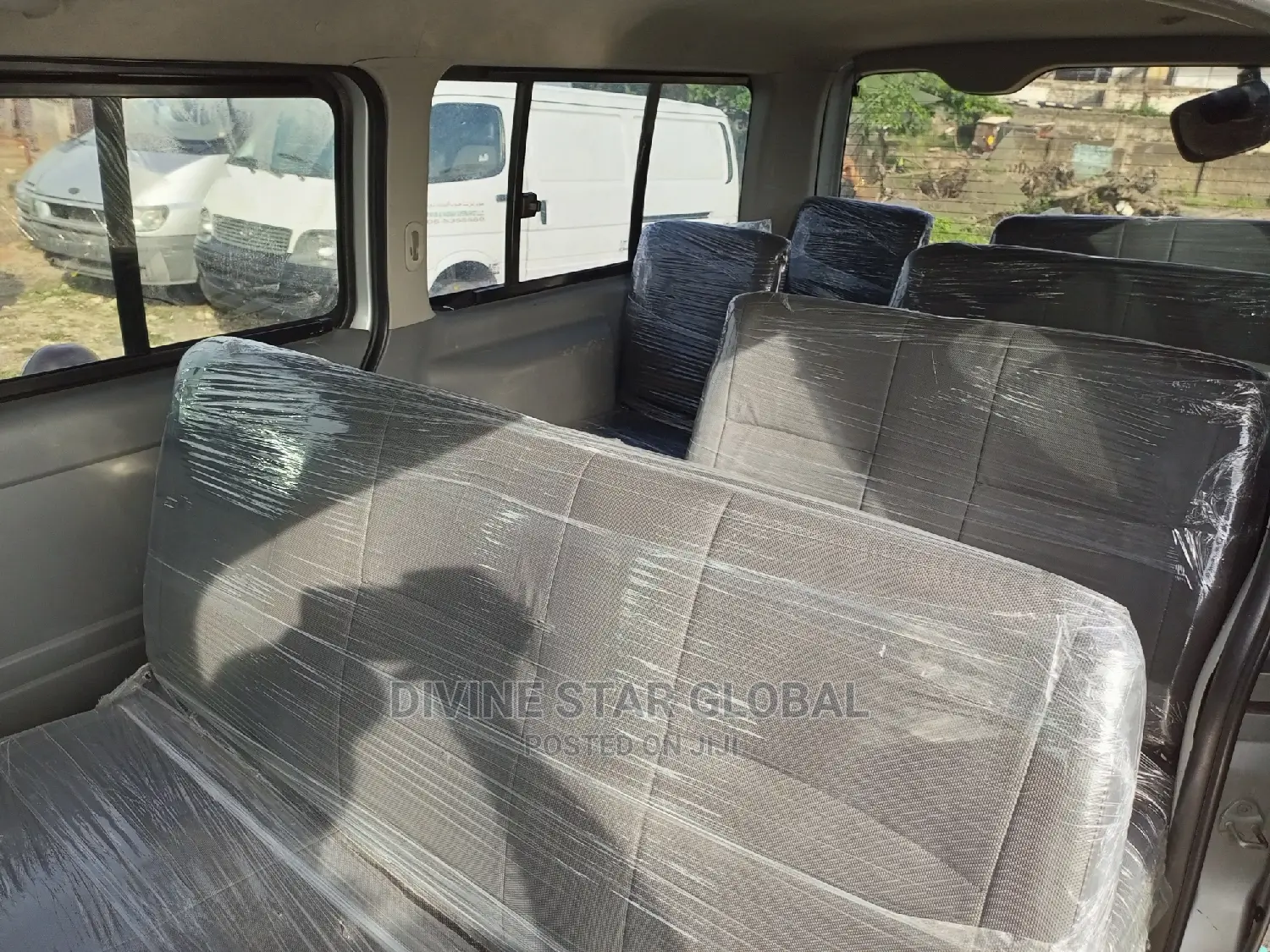 Toyota HiAce 2010 Silver