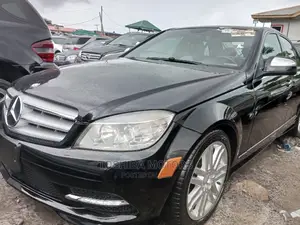 Mercedes-Benz C300 2011 Black