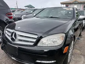 Mercedes-Benz C300 2011 Black