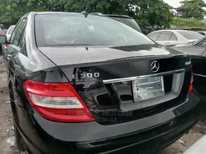 Mercedes-Benz C300 2011 Black