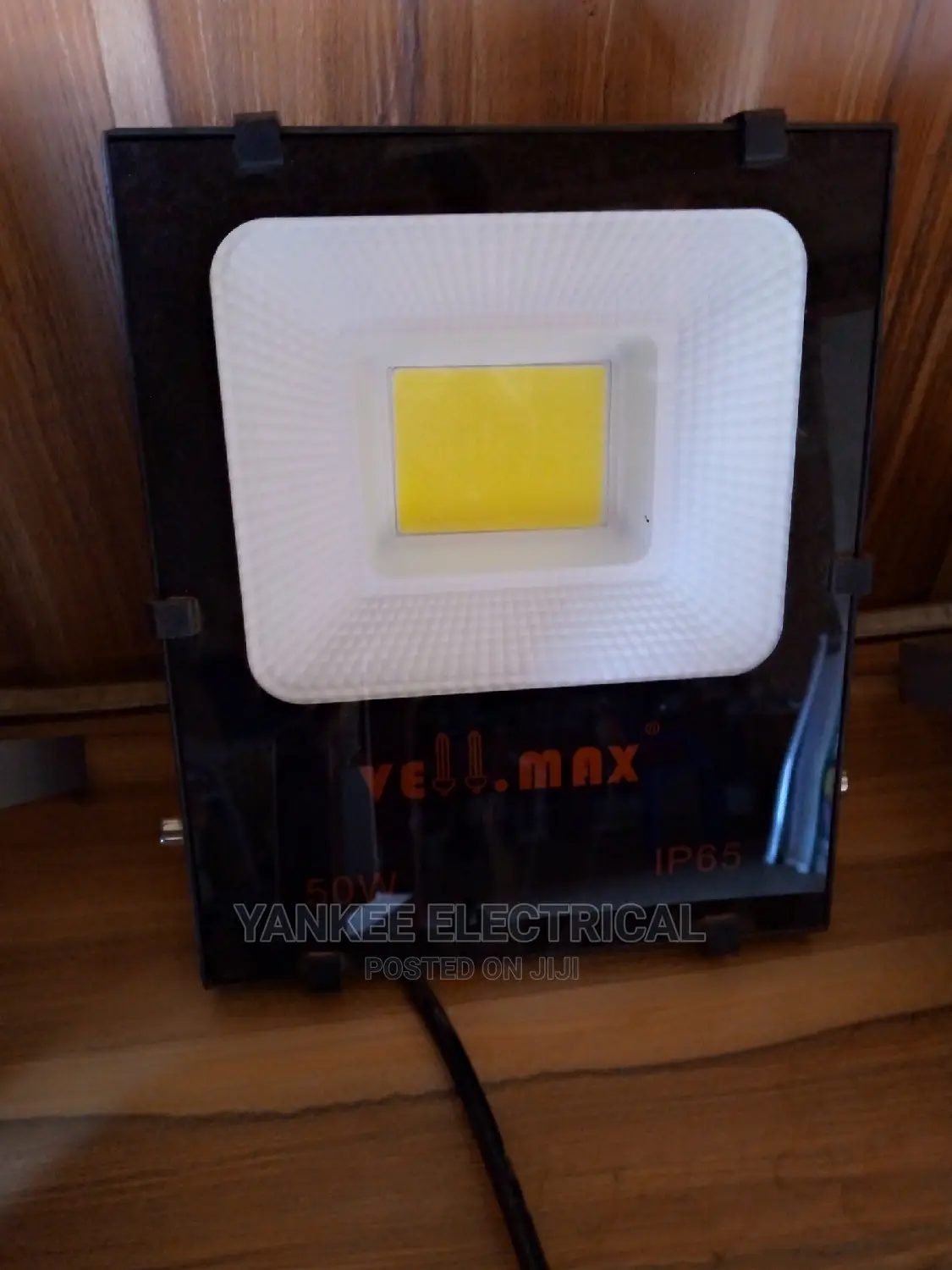 Quality Floodlight