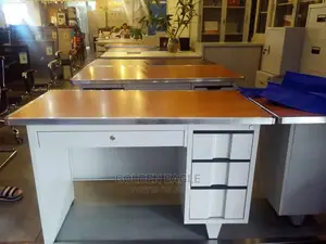 4ft Metal Table