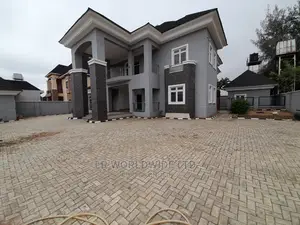5bdrm Mansion in Gwarinpa for sale