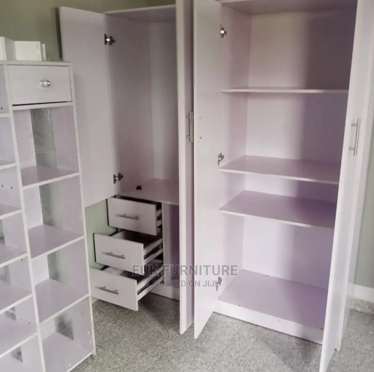 Beautiful Strong 5ft by 6ft 4 Doors Wardrobe With Drawers