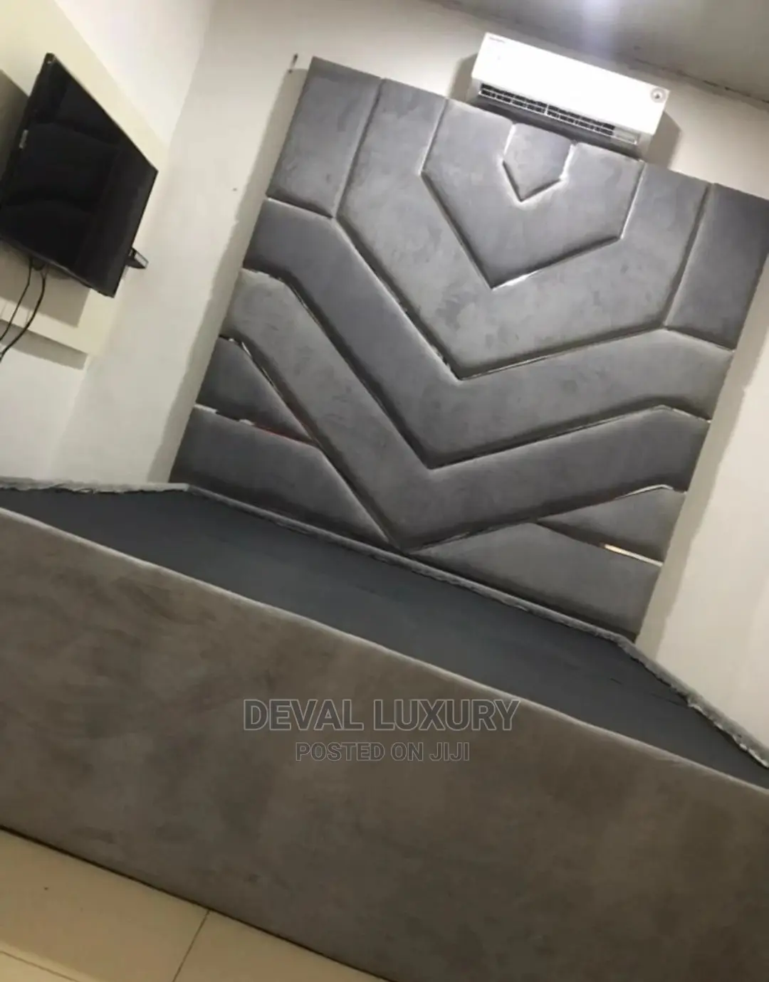 6ft by 4ft Bedframe With Highboard