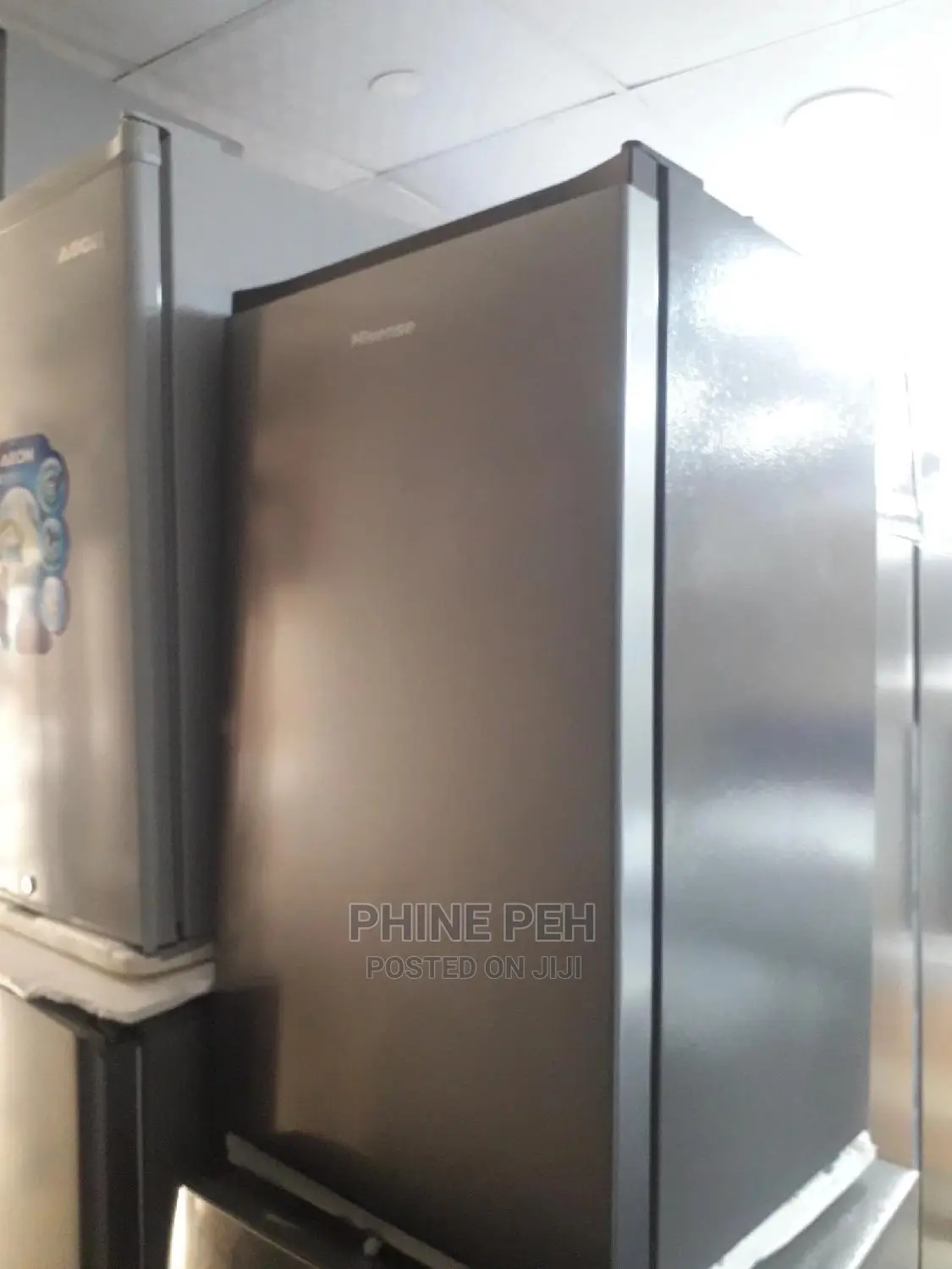 Hisenee Tabletop Refrigerator