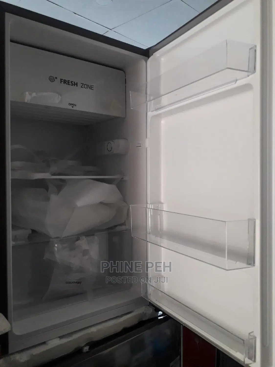 Hisenee Tabletop Refrigerator