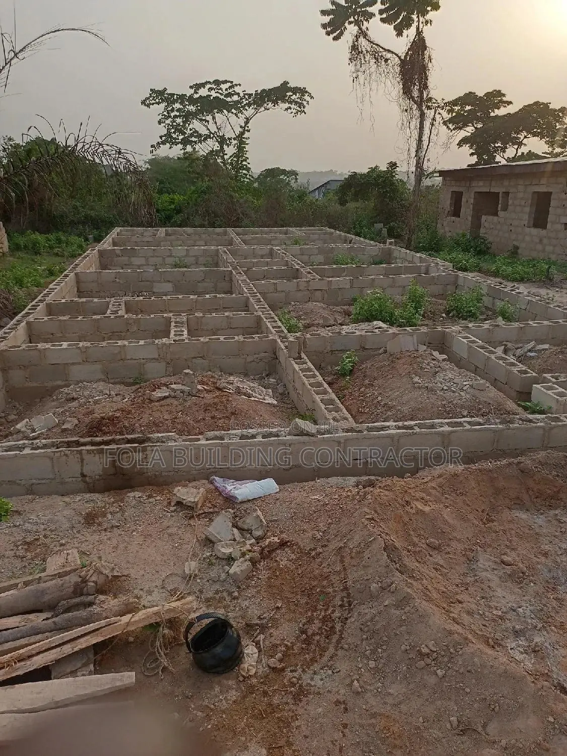 Fola Building Contractor (Bricklayer)