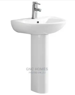 Quality Top Flush Designed Ceramic Water Closet.