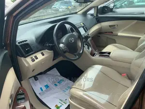 Toyota Venza V6 AWD 2010 Brown