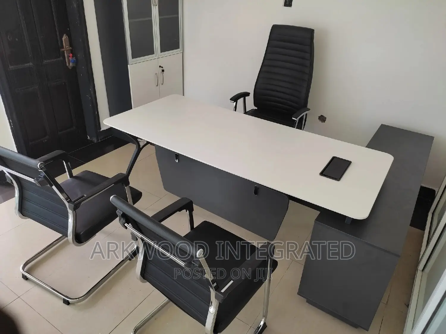 Morden Executive L-Shape Office Table