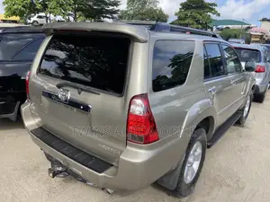 Toyota 4-Runner Limited 2008 Gold