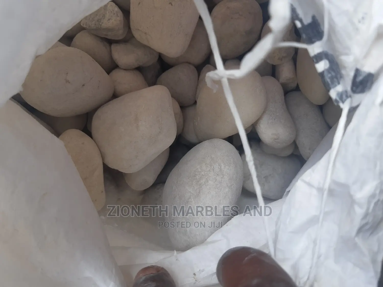 Round Sea Water Pepple Granite Stone