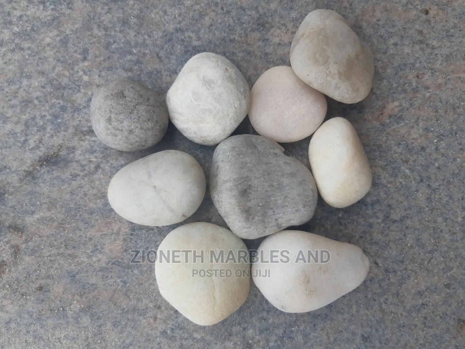 Round Sea Water Pepple Granite Stone