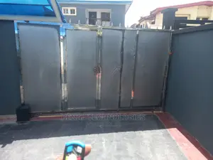Photo - Very Durable Automatic Remote Gate Machine in Lekki