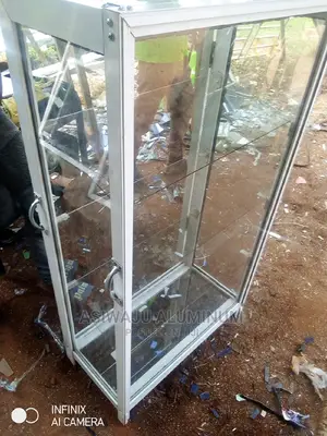Show Glass