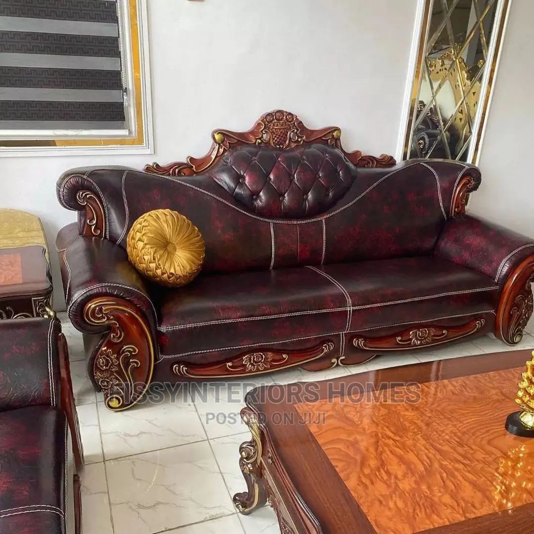 Royal Sofa by Fissyinterior