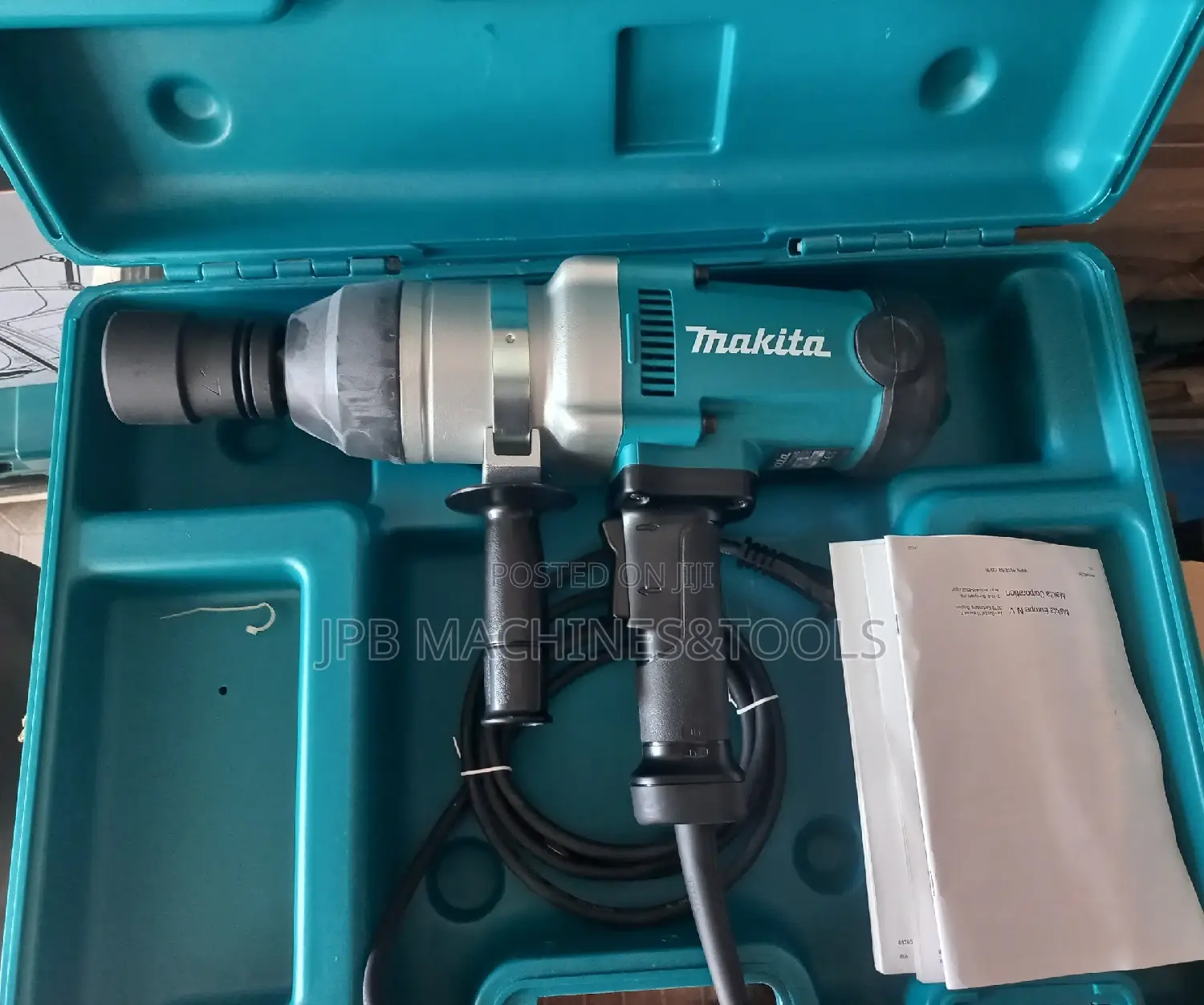 Impact Wrench/Socketing M/C Makita (TW1000)