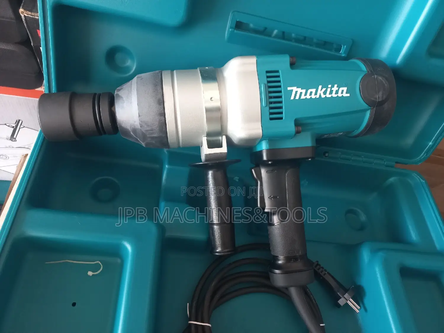 Impact Wrench/Socketing M/C Makita (TW1000)