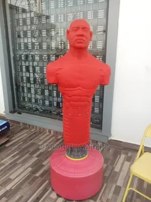 Mannequin Bar