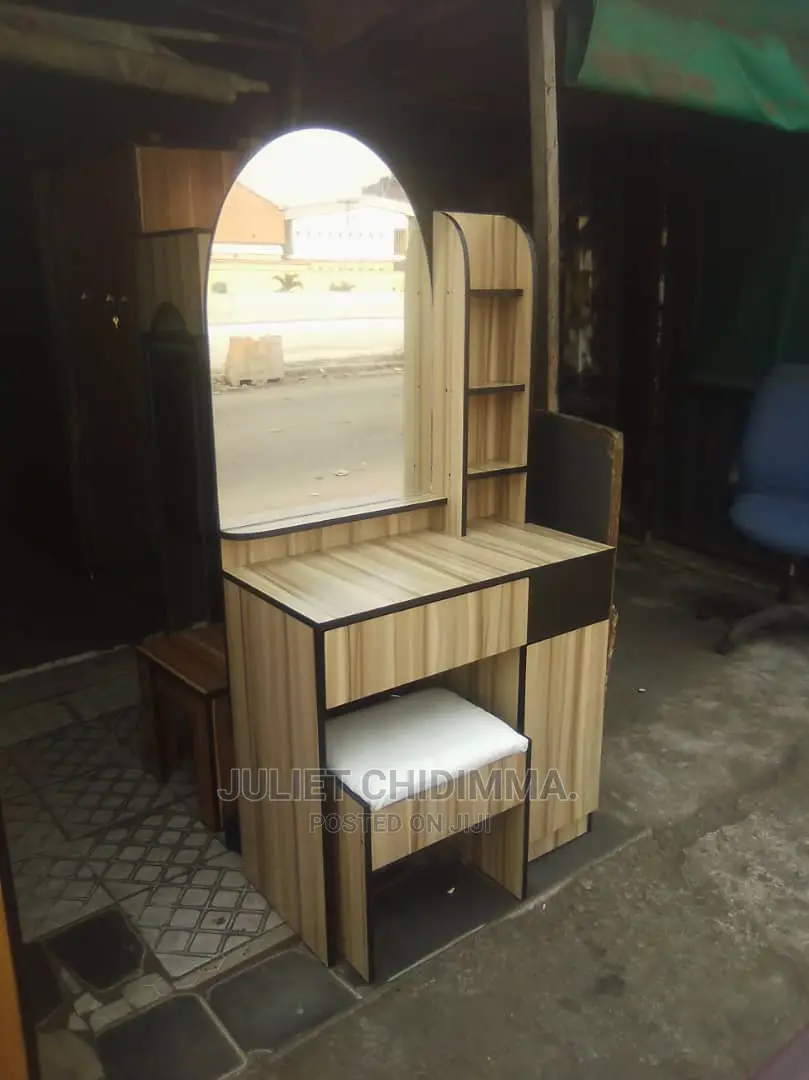 A Quality Dressing Mirror