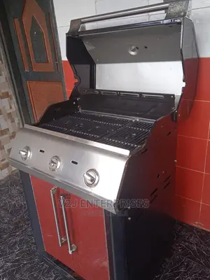 Barbecue Grill With Side Cooker and Griddle