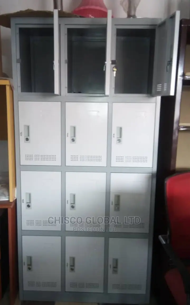 Workers Locker (12doors)