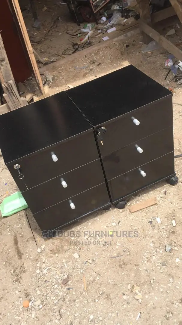 Mobile Drawer With 3 Drawer Opening