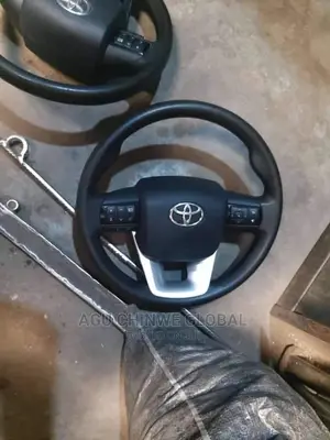 Hillux 2017 Steering Airbag and Wheel.