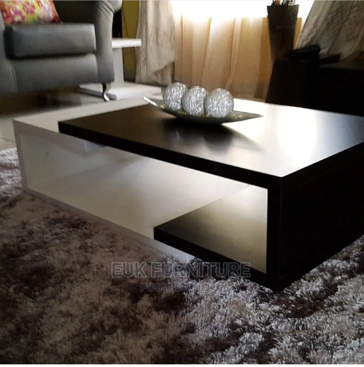 Strong Quality Center Table