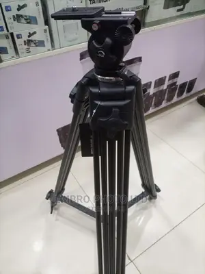 Weifeng 1.8meters Pro Tripod
