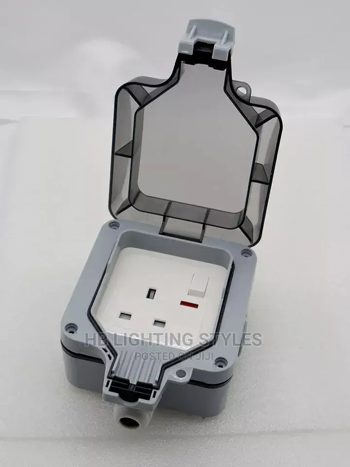 Outdoor Waterproof Socket Wall Plug UK Standard
