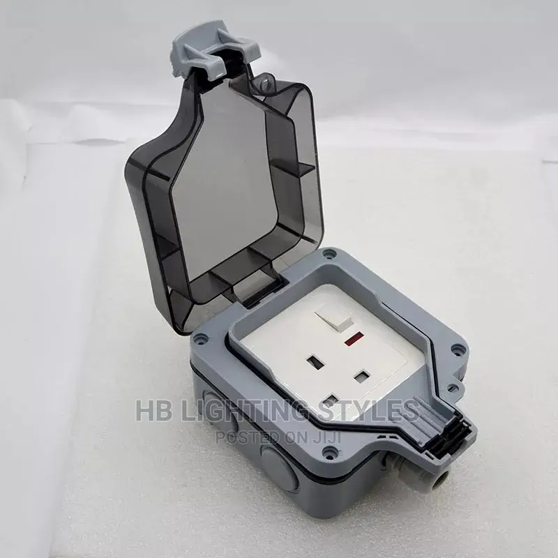 Outdoor Waterproof Socket Wall Plug UK Standard