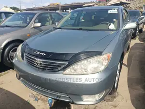 Toyota Camry 2005 Silver