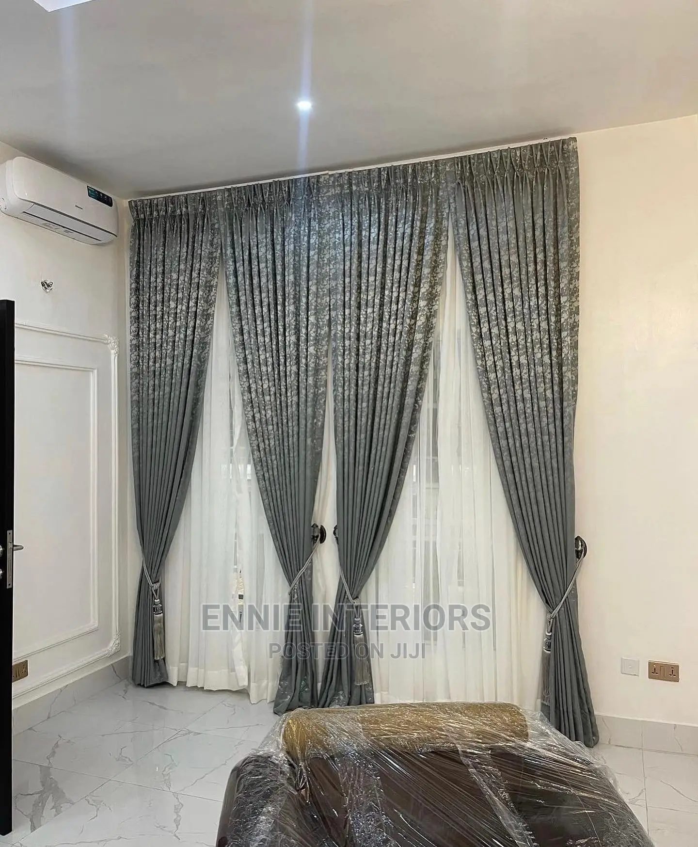 Curtains and Window Blinds