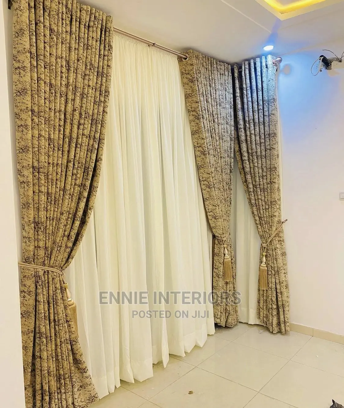 Curtains and Window Blinds