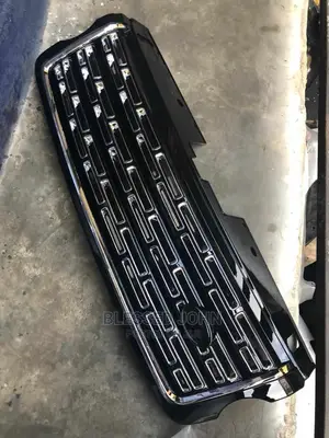 Range Rover Vogue 2015 Front Grill