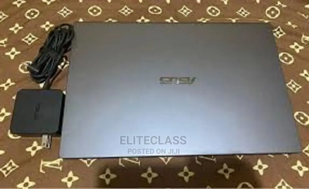 New Laptop Asus 8GB Intel Core I7 1T