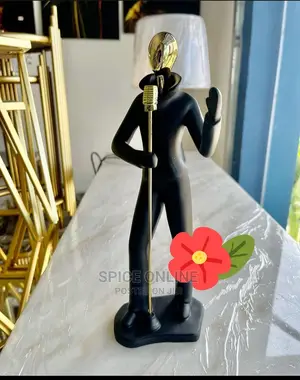LU; Best Seller Figurine